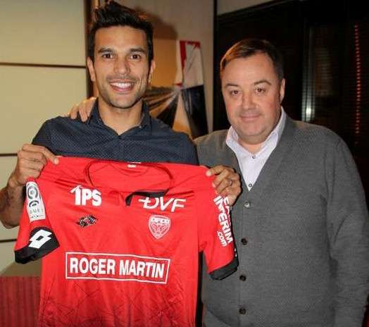 الحدادي أثناء تقديمه