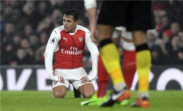 خيبة الأمل على وجه سانشيز بعد المباراة