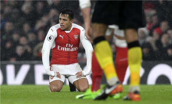 خيبة الأمل على وجه سانشيز بعد المباراة