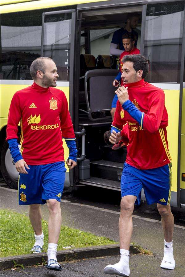 بوسكيتس وإنييستا