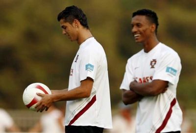 كريستيانو رونالدو بجانب لويس ناني في إحدى تدريبات المنتخب البرتغالي