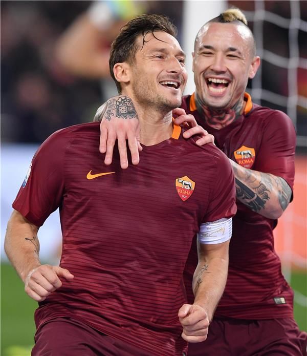 توتي وناينجولان