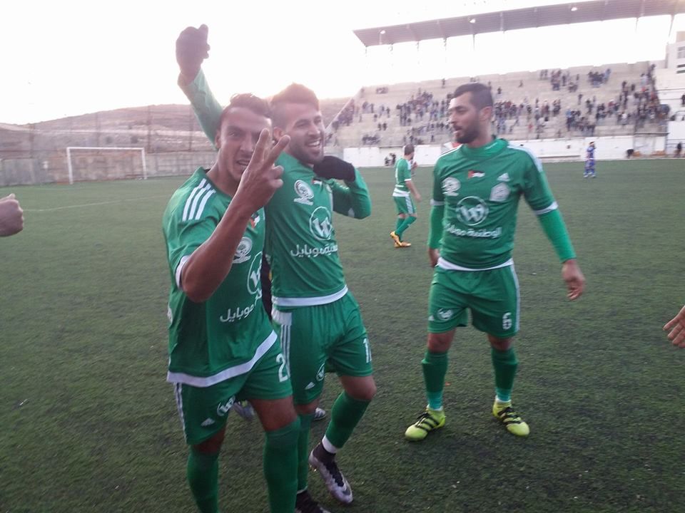 فرحة الخضر بعد الفوز على دورا