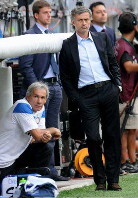 مورينهو يتابع مباراة الإنتر مع سمبدوريا