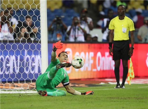 عصام الحضري