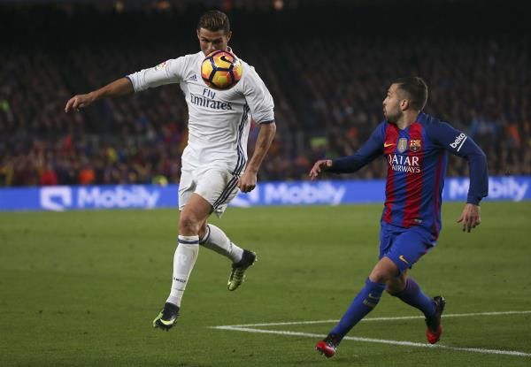 جانب من مباراة سابقة بين ريال مدريد وبرشلونة