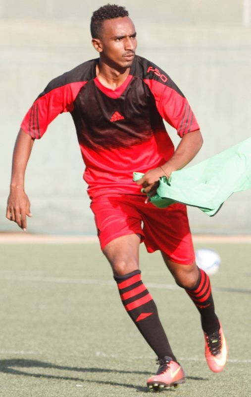 مصطفى الفادني قائد منتخب الشباب السوداني 