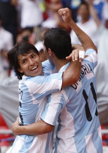 2008-08-23t043059z_01_olyrr108_rtrnsrp_0_olympics-soccer-_reuters
