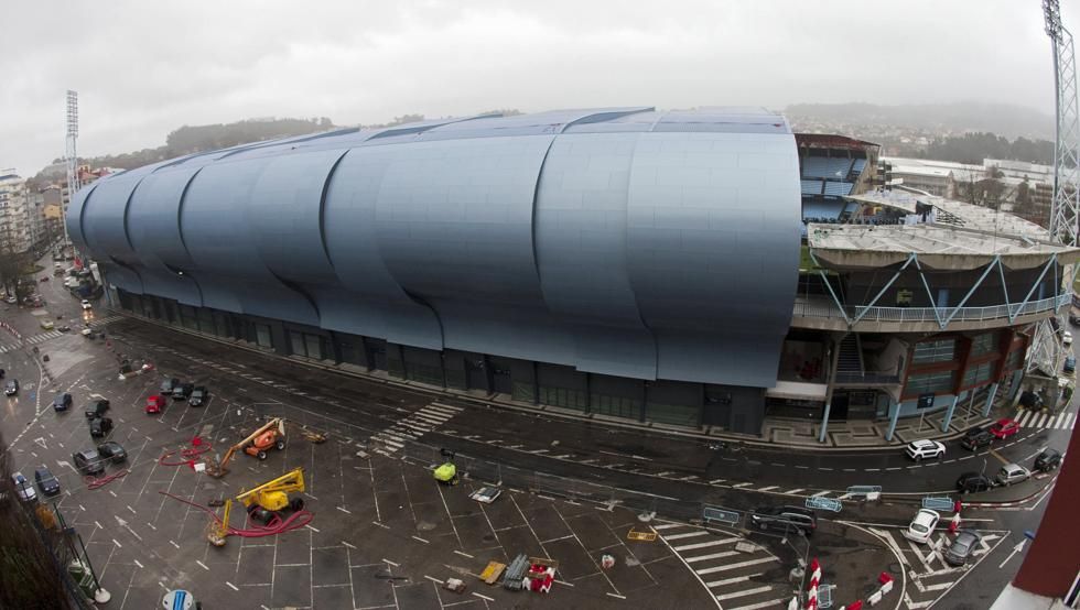 ملعب بالايدوس بعد الأضرار التي لحقت به بسبب العاصفة 