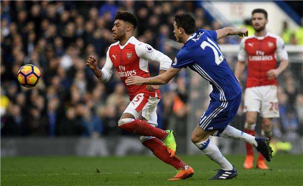 تشامبرلين خلال مباراة أرسنال وتشيلسي