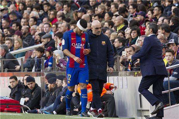 رافينيا يخرج مصابا