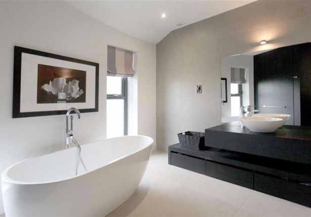 PAY-UNITED-MIDFIELDER-NETS-29M-CHESHIRE-MANSION-FOR-FRACTION-OF-ASKING-PRICE%20(3)