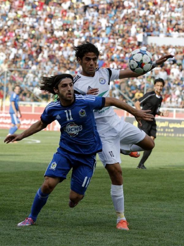 جانب من مباراة سابقة بين الفريقين