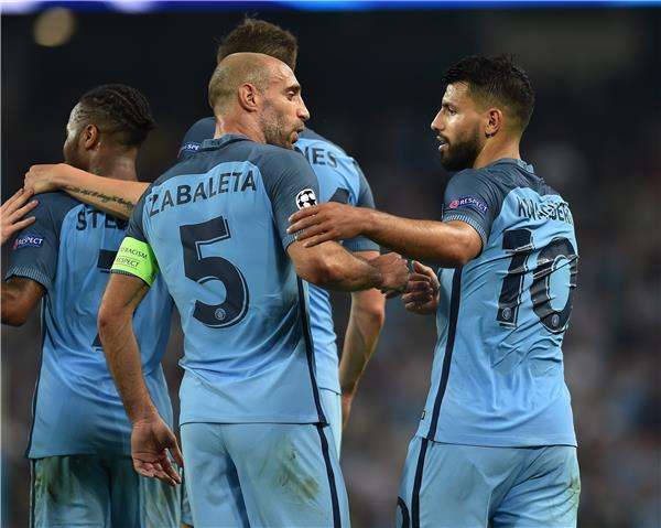 أجويرو يواجه أزمة مع مانشستر سيتي