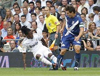 رويستون درينثي والتدخل القوي على لاعب تينيرفي بيرتران