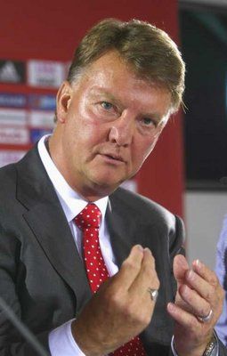  المدرب الهولندي لويس فان جال