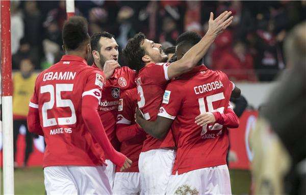 فرحة لاعبي ماينز 