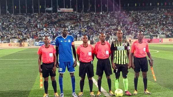 قبل بداية اللقاء