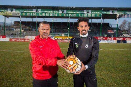 الأسعد الشابي بجوار نجله سيف