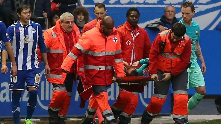 نقل اللاعب على المحفة