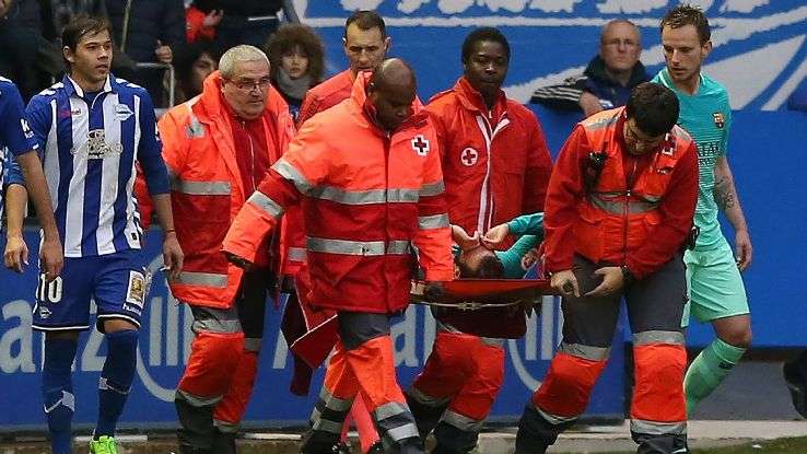 نقل اللاعب على المحفة