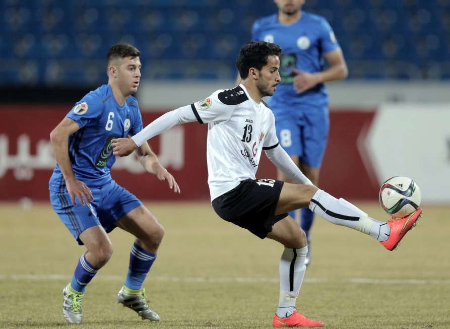 جانب من لقاء الأهلي والرمثا