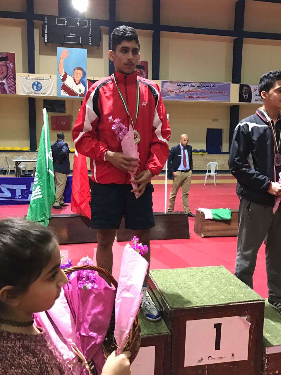 سيد مرتضى حسين على منصة التتويج