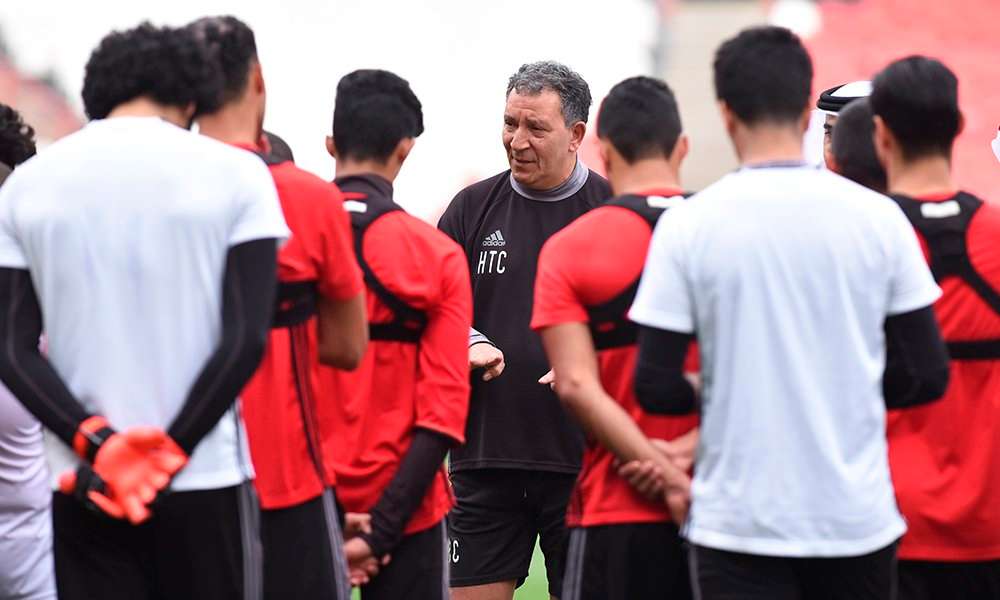 تين كات مع لاعبي الجزيرة