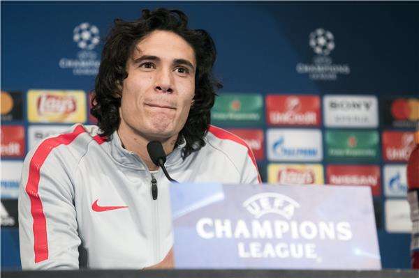 كافاني خلال المؤتمر الصحفي للمباراة