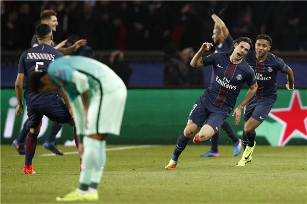 كافاني بعد إحرازه الهدف الرابع لفريقه