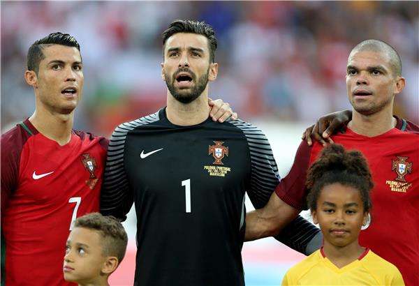 بيبي وكريستيانو رونالدو