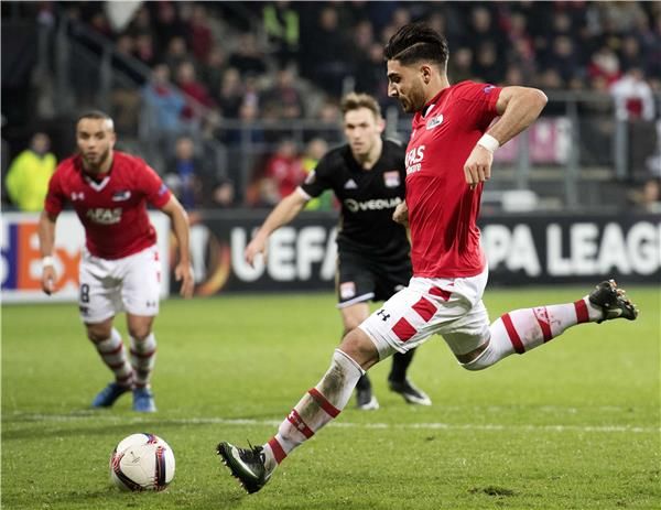 من لقاء ألكمار وليون 