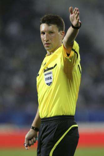 فالنتين كوفالينكو حكم لقاء السعودية والعراق