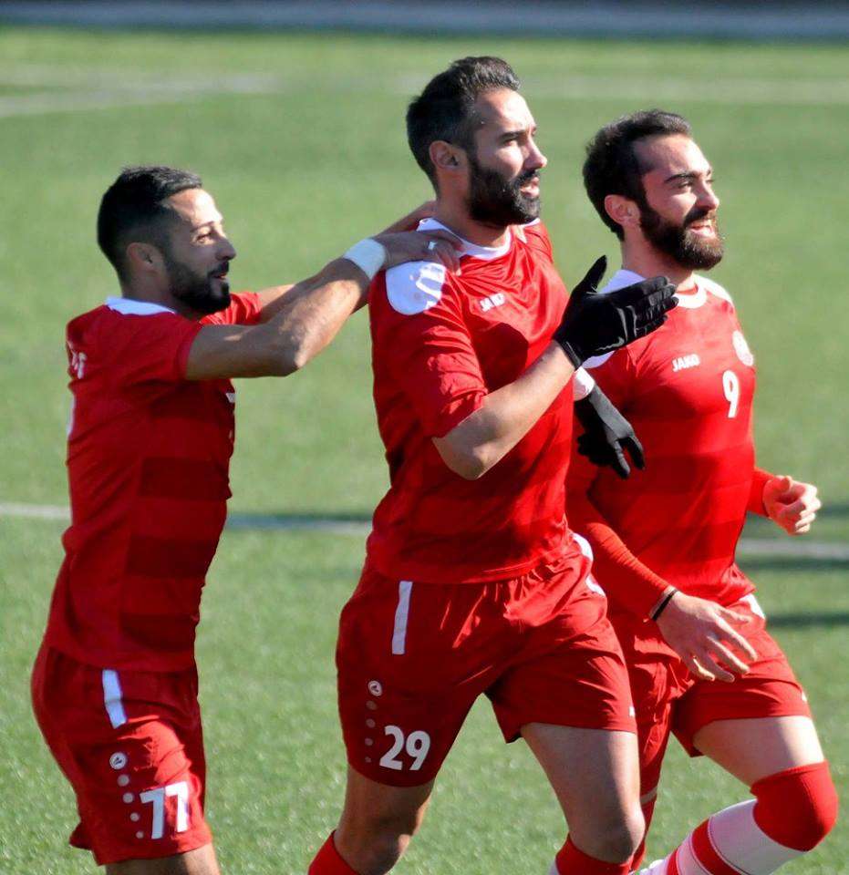 مارتينيز محتفلاً بأحد أهدافه في شباك الصفاء