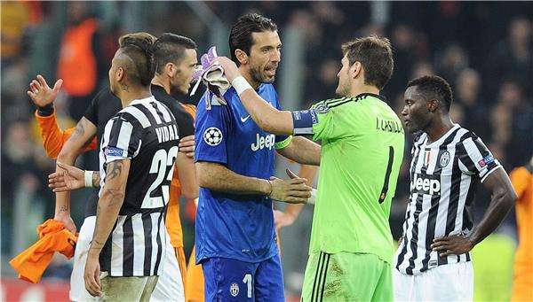 كاسياس وبوفون.. من يرجح كفة فريقه؟