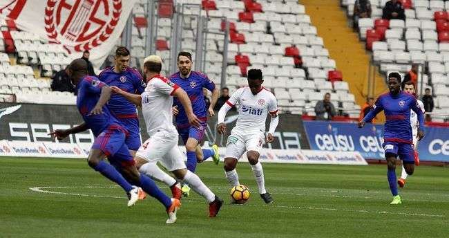 صامويل إيتو يستعيد ذكريات تألقه