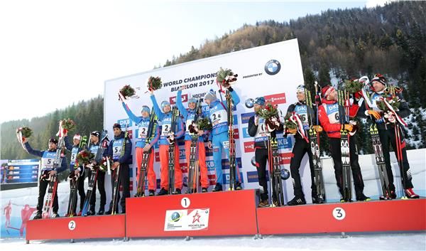 مراسم التتويج