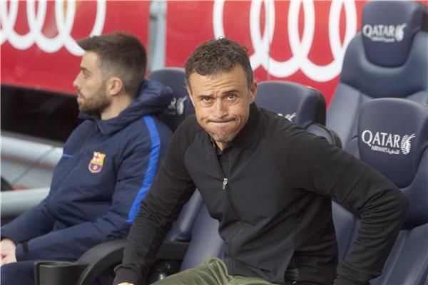 إنريكى يعيش أصعب أوقاته مع برشلونة