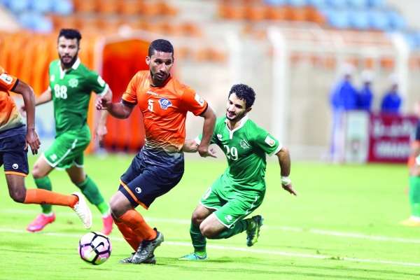 لقطة من مباراة بكأس السلطان قابوس