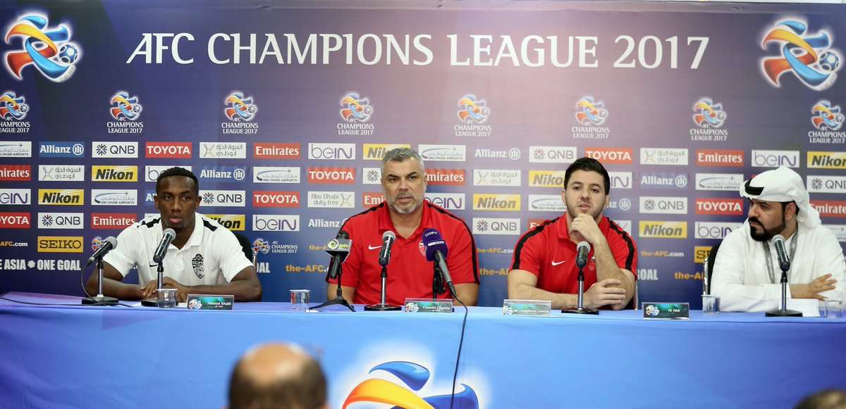 كوزمين أولارويو في المؤتمر الصحفي