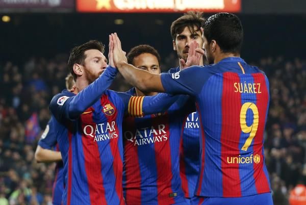 فرحة لاعبي برشلونة