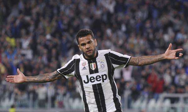 ألفيس يفتح النار على إدارة فريقه السابق