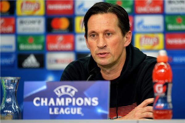 روجر شميت في المؤتمر الصحفي