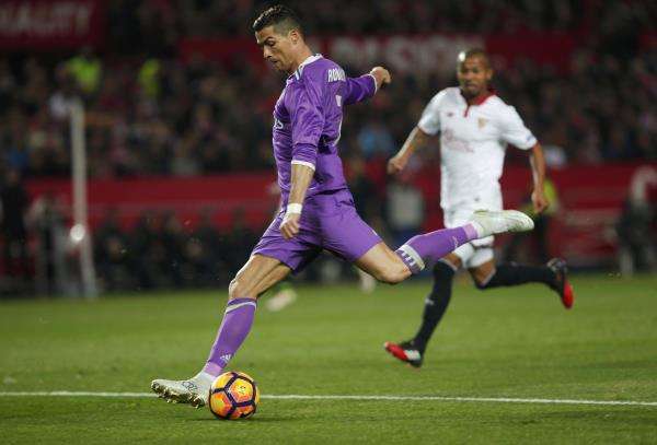 تسديدات رونالدو تثير الرعب في نفوس الحراس