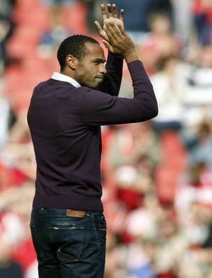 هنري ابرز الحاضرين في مباراة ارسنال ضد بلاكبيرن