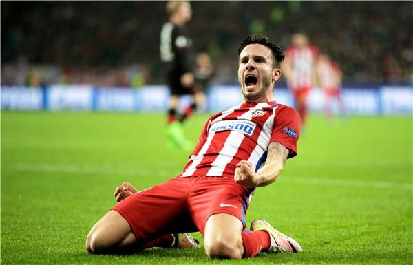 ساؤول نيجويز وفرحته بالهدف