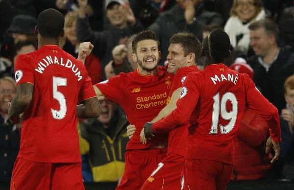 ليفربول يحتفظ بمحرك هجومه