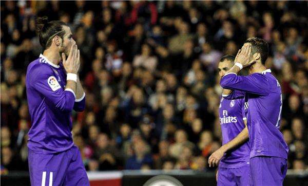 حسرة لاعبي ريال مدريد بعد الخسارة