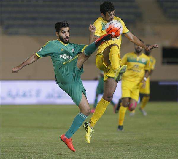 علي لاجامي في أحد الالتحامات القوية