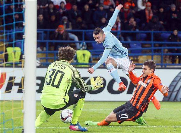 إياجو أسباس ينقذ فريقه